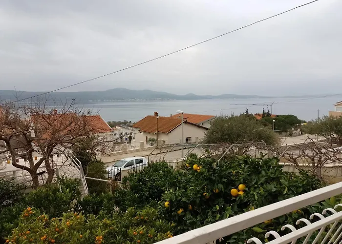 アパート Luce スヴェティ・ペタル